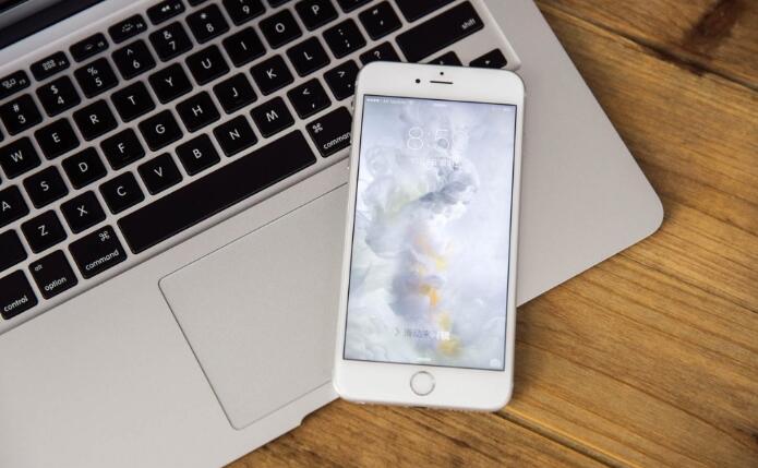 沈阳维修苹果手机_独特黄金色边框iPhoneXs，让人越看越喜欢